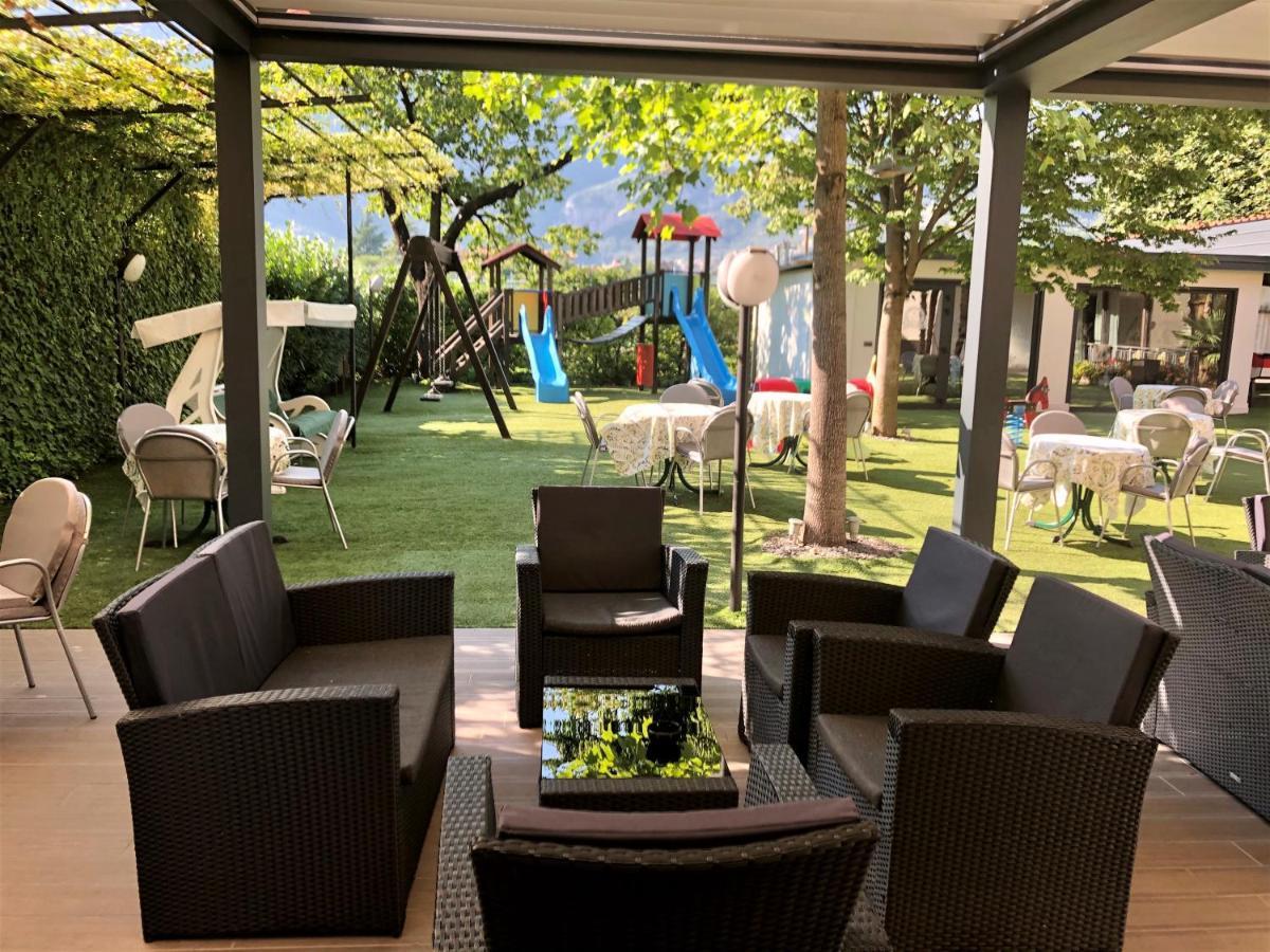 Appartamento Campagnola Mansardato Con Soppalco Riva del Garda Luaran gambar