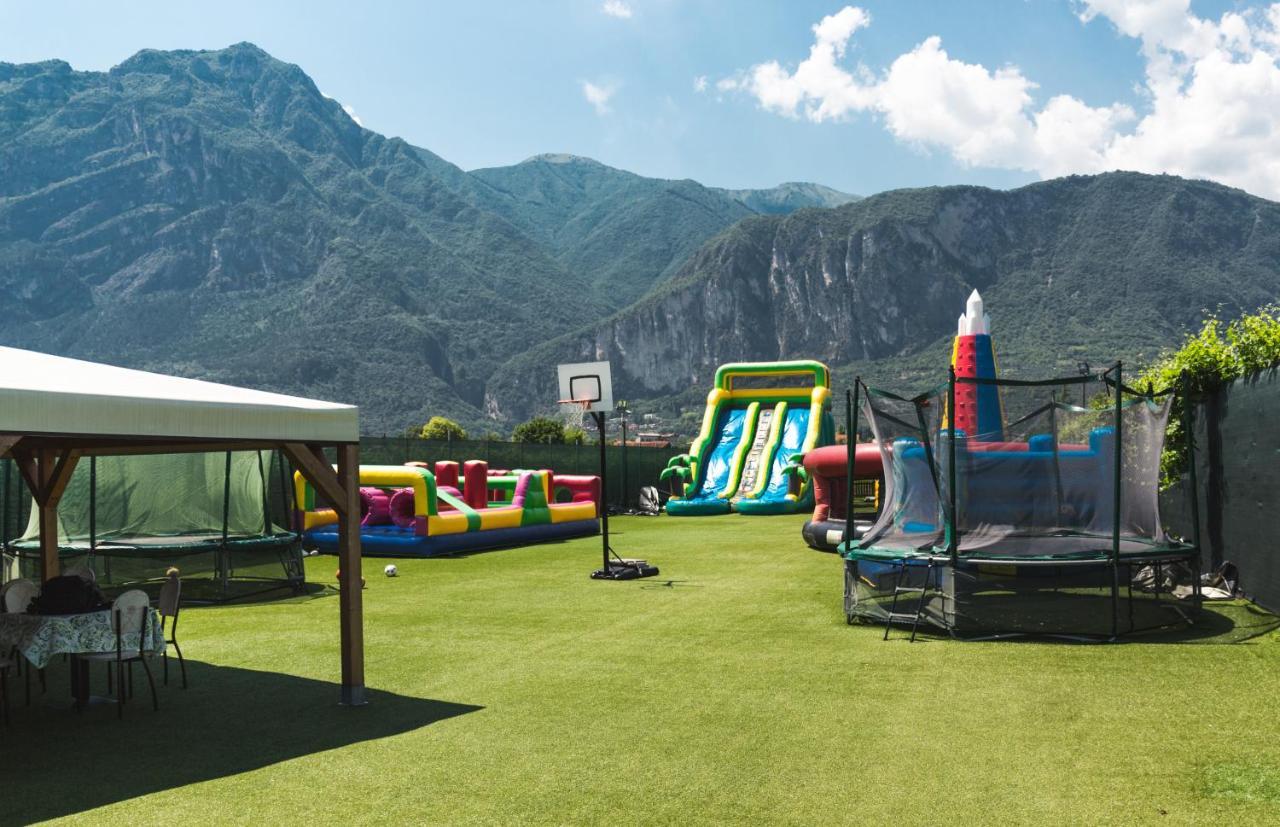 Appartamento Campagnola Mansardato Con Soppalco Riva del Garda Luaran gambar