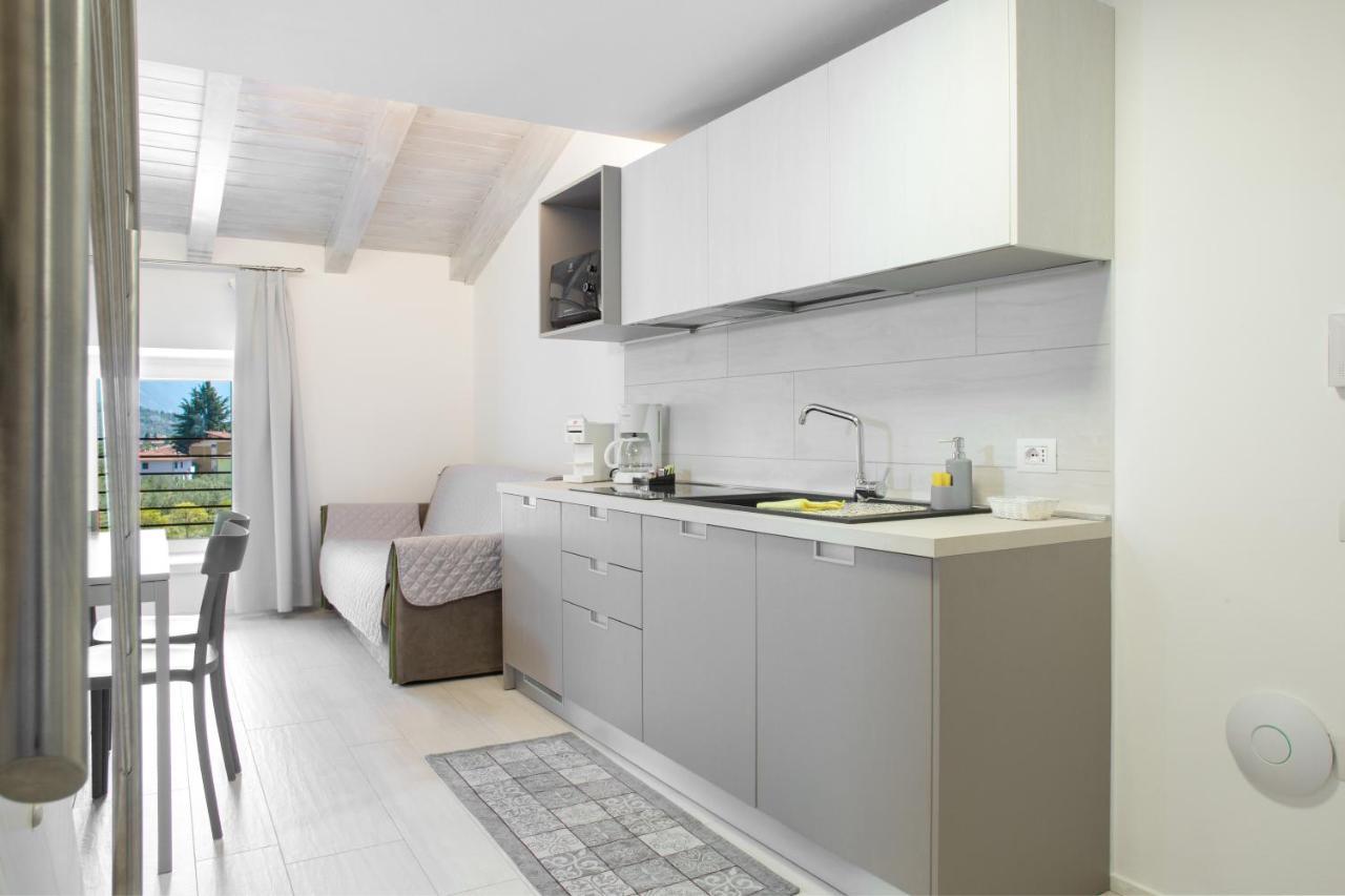 Appartamento Campagnola Mansardato Con Soppalco Riva del Garda Luaran gambar