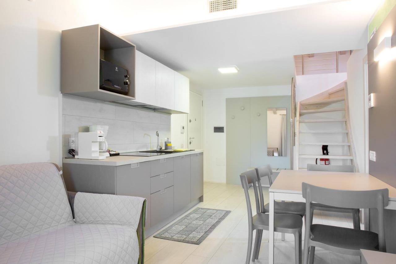 Appartamento Campagnola Mansardato Con Soppalco Riva del Garda Luaran gambar