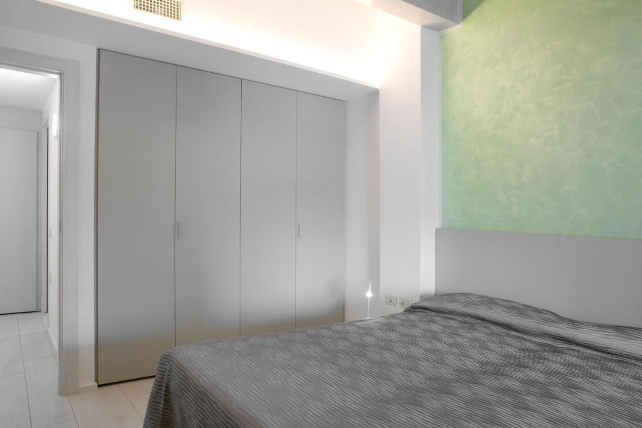 Appartamento Campagnola Mansardato Con Soppalco Riva del Garda Luaran gambar